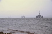 Ölkonzerne nehmen steigende Umweltrisiken in Kauf (© rebel / pixelio.de)