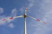 Über den ökonomischen Nutzen der erneuerbaren Energien (© Thorben Wengert / pixelio.de)