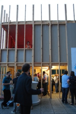 Temporary, re-usable wooden constructions invade the HKW