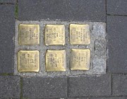 Dubioses Spiel mit Nazis (© alipictures / pixelio.de)